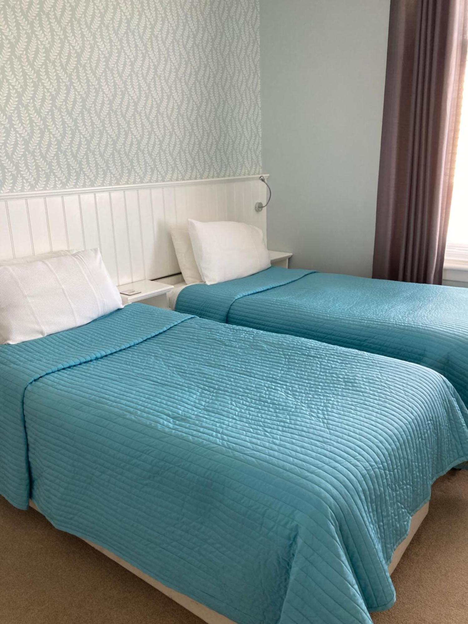 Hillcrest Bed & Breakfast Аймут Экстерьер фото